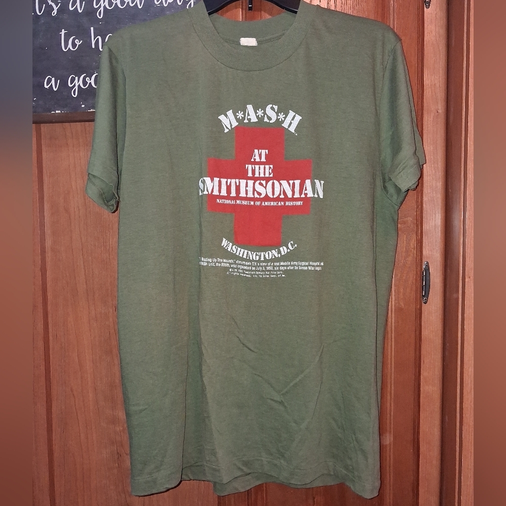 Vintage Screen Stars Green M*A*S*H Graphic T-Shirt In A Mens XL.
